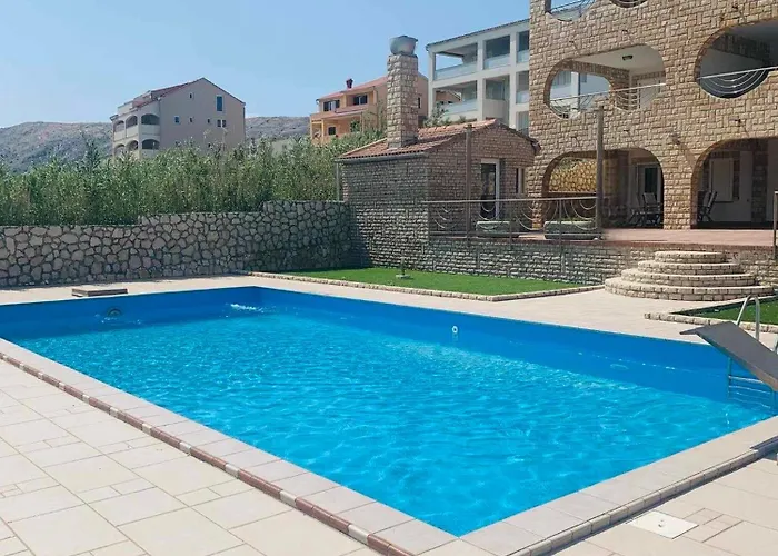Appartement Pool Antonia *
