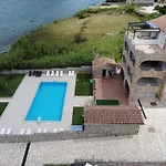 Pool Antonia Apartment