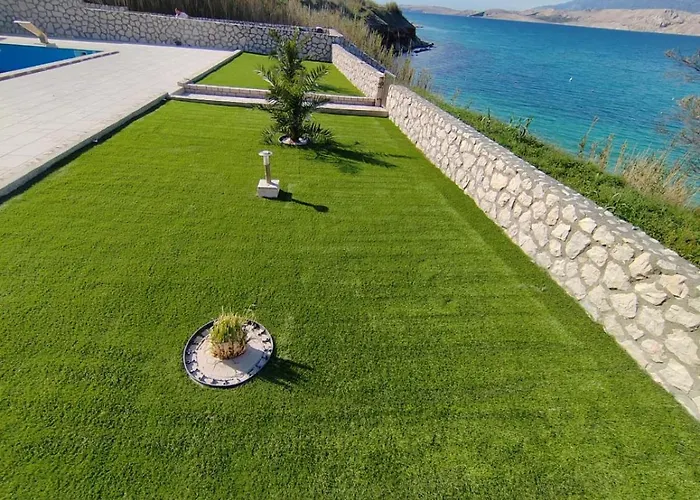 Pool Antonia Pag Town