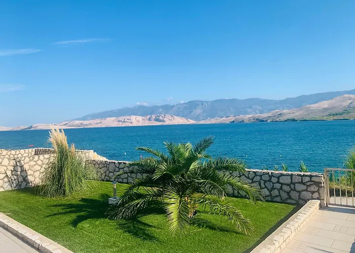 Pool Antonia * Pag Town